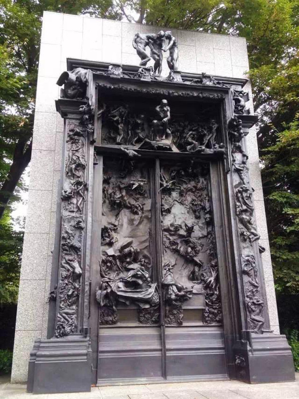 《地狱之门》 现存美国费城罗丹博物馆.jpeg